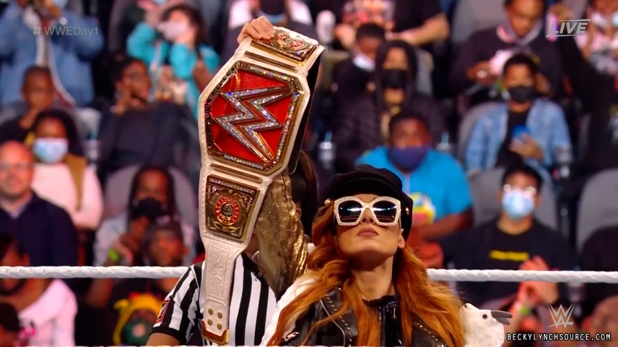 beckyppv20220101_00_06_27_11_Still389.jpg