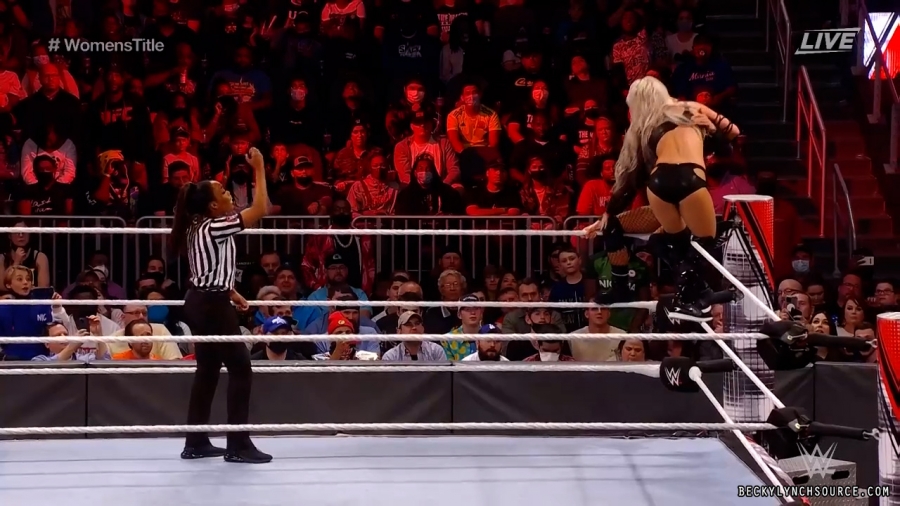beckyppv20220101_00_23_10_15_Still2062.jpg