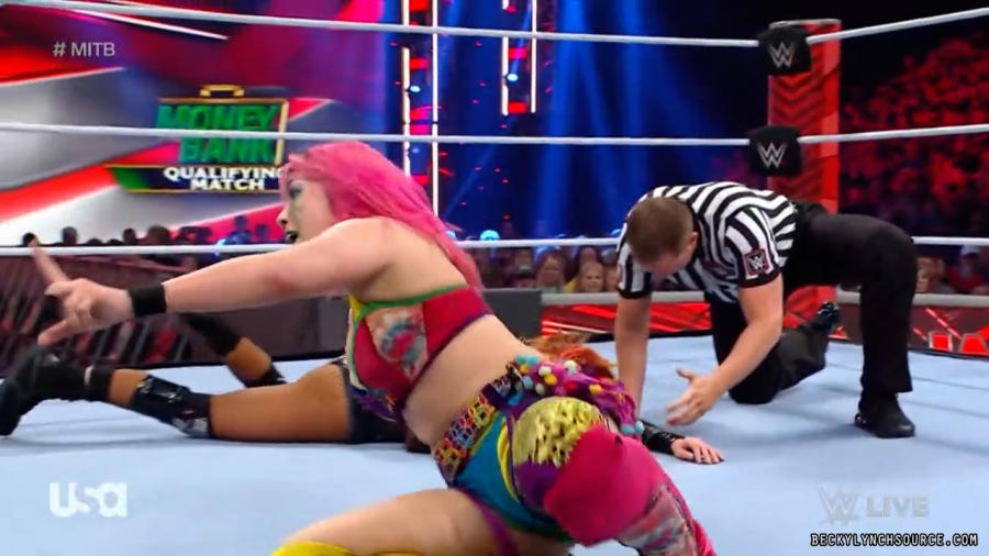 beckyraw20220620_00_26_48_00_Still1718.jpg
