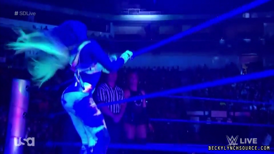 Becky20160906_Still585.jpg