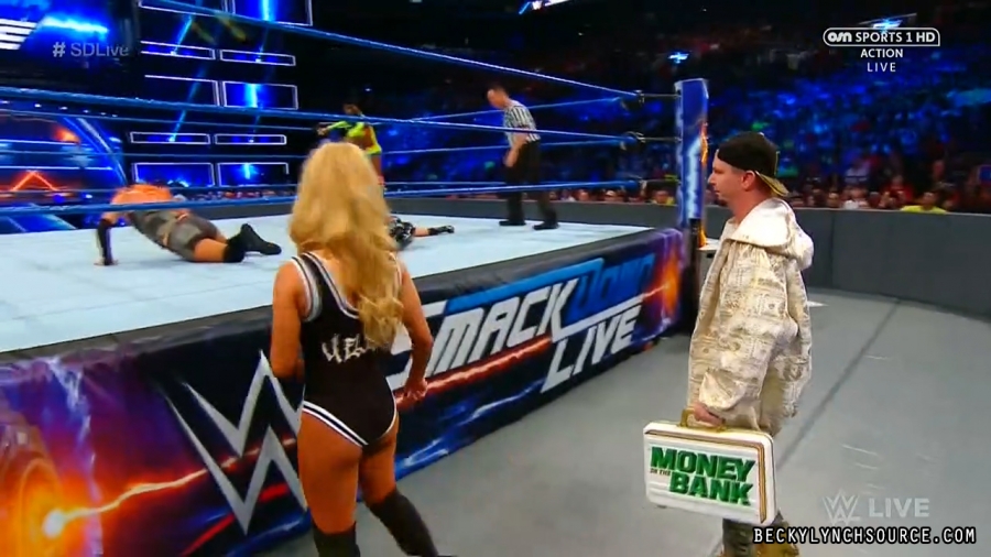 Becky20170822_Still324.jpg