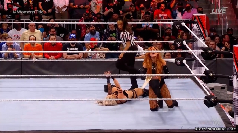 beckyppv20220101_00_24_05_26_Still2170.jpg