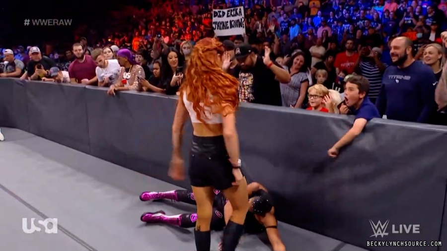 beckyraw20211004_00_20_44_15_Still960.jpg