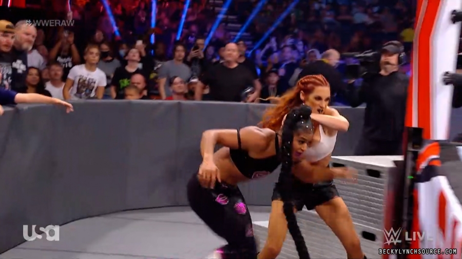 beckyraw20211004_00_20_46_15_Still964.jpg