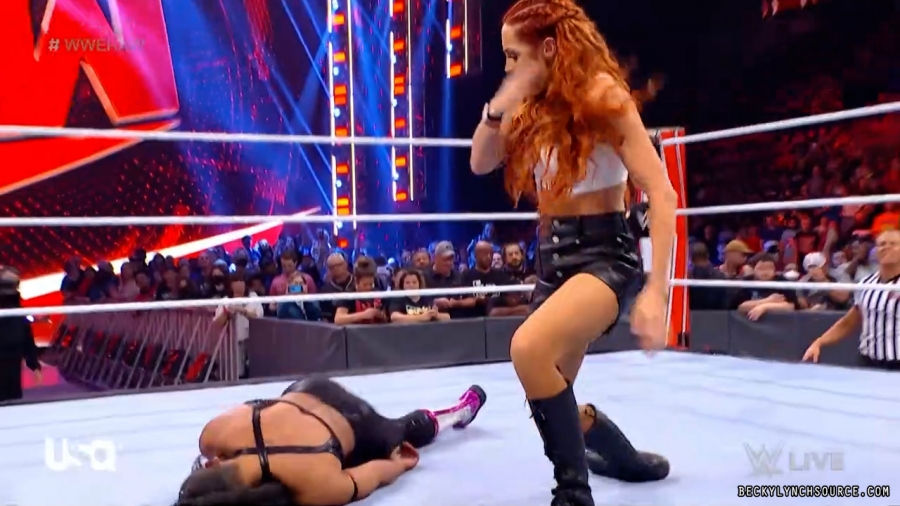 beckyraw20211004_00_20_56_15_Still984.jpg