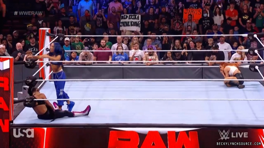 beckyraw20211004_00_21_19_15_Still1020.jpg
