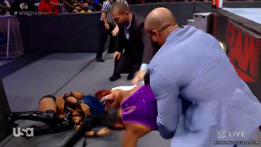 beckyraw20211011_00_05_04_15_Still476.jpg