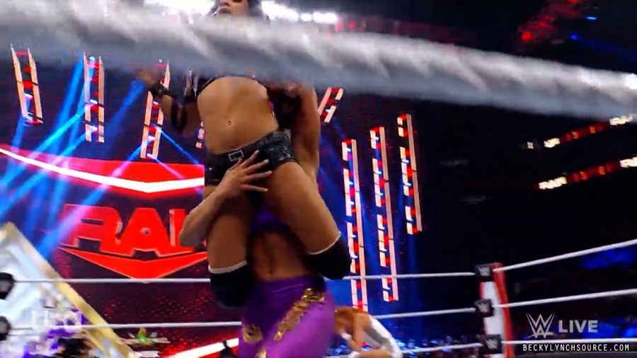 beckyraw20211011_00_10_35_15_Still993.jpg