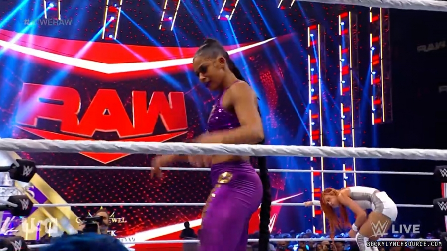 beckyraw20211011_00_10_40_15_Still994.jpg