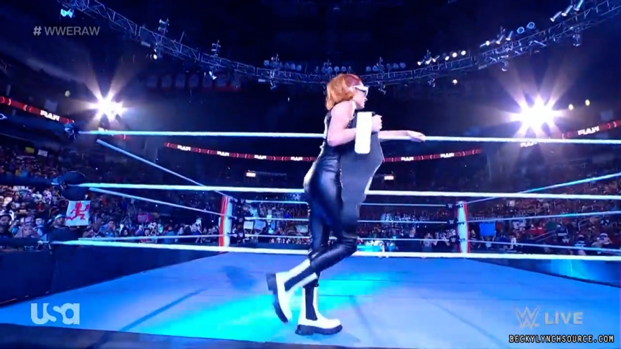 beckyraw20211025_00_00_35_15_Still064.jpg