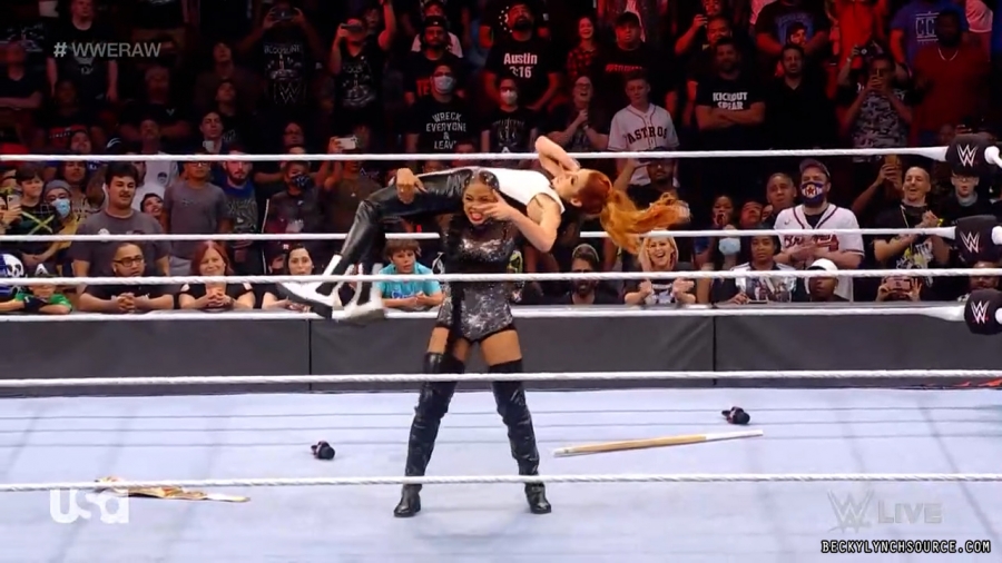 beckyraw20211025_00_10_35_15_Still889.jpg