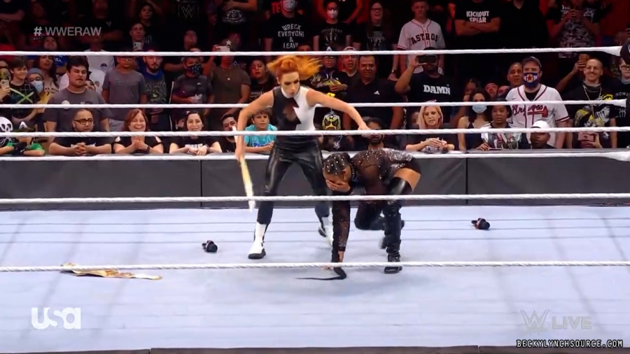 beckyraw20211025_00_10_40_15_Still899.jpg