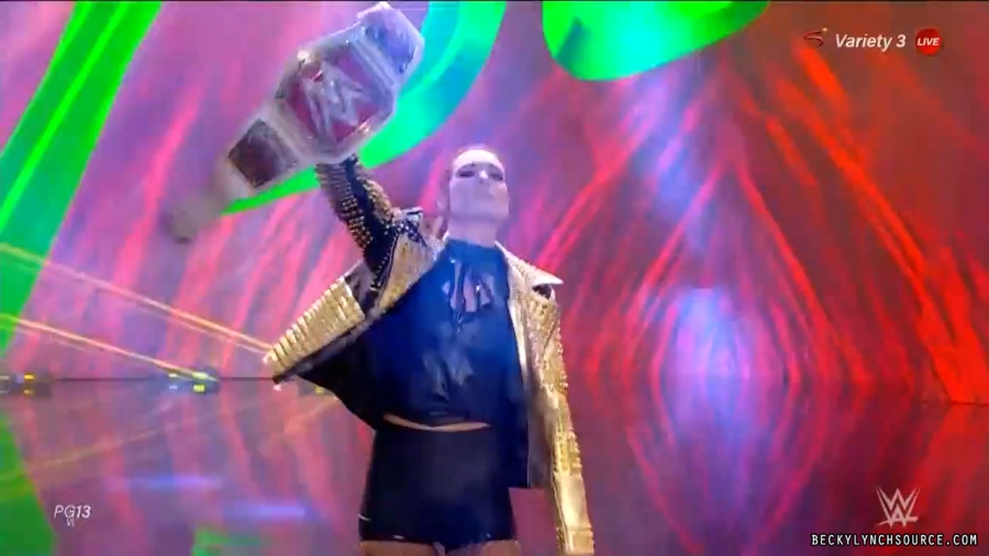 beckyraw20211101_00_06_52_00_Still372.jpg