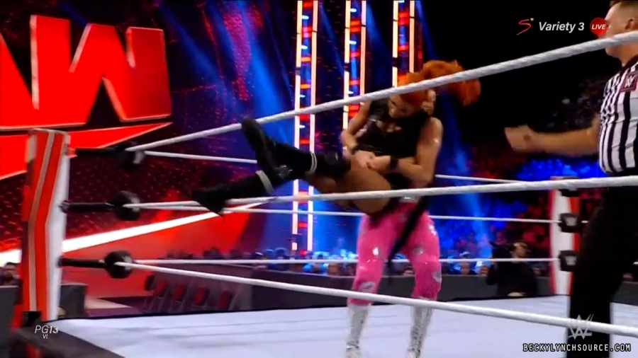 beckyraw20211101_00_09_30_15_Still635.jpg