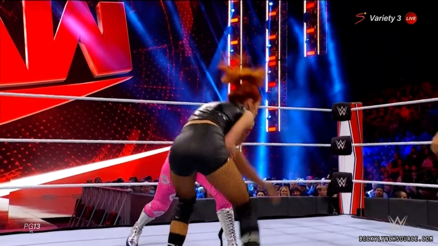 beckyraw20211101_00_11_12_15_Still819.jpg