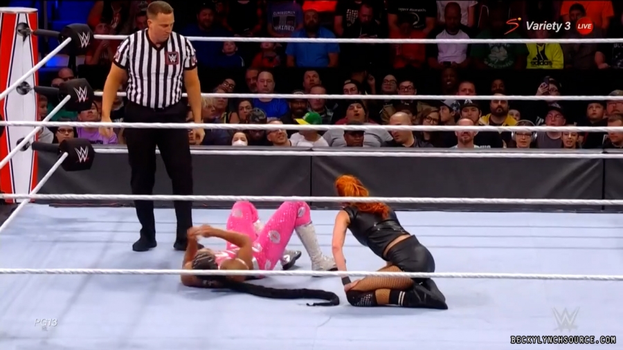 beckyraw20211101_00_11_59_15_Still911.jpg