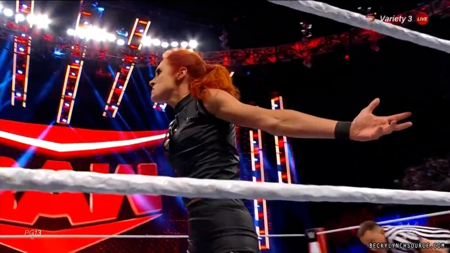 beckyraw20211101_00_12_55_15_Still1020.jpg