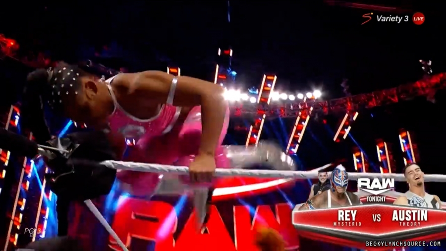 beckyraw20211101_00_13_16_15_Still1058.jpg