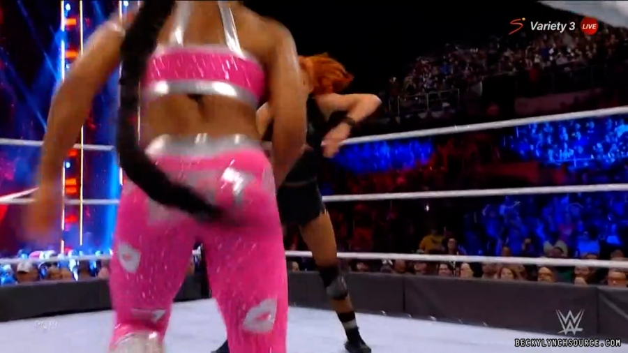 beckyraw20211101_00_13_23_00_Still1071.jpg
