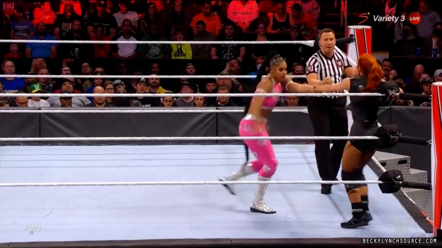 beckyraw20211101_00_14_20_15_Still1163.jpg