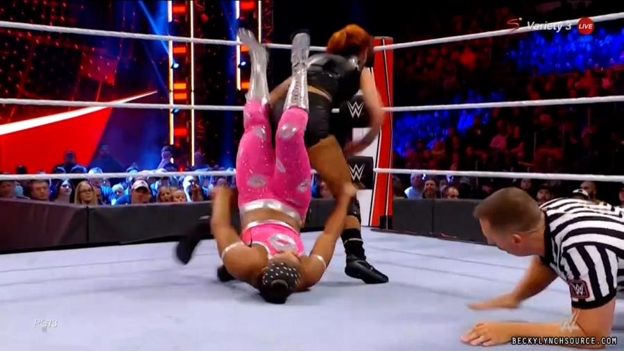 beckyraw20211101_00_14_31_15_Still1184.jpg