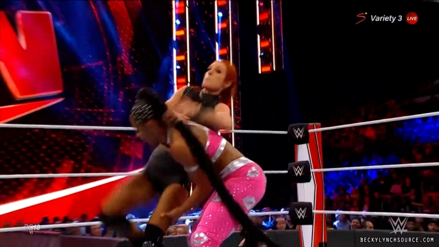 beckyraw20211101_00_14_35_15_Still1192.jpg