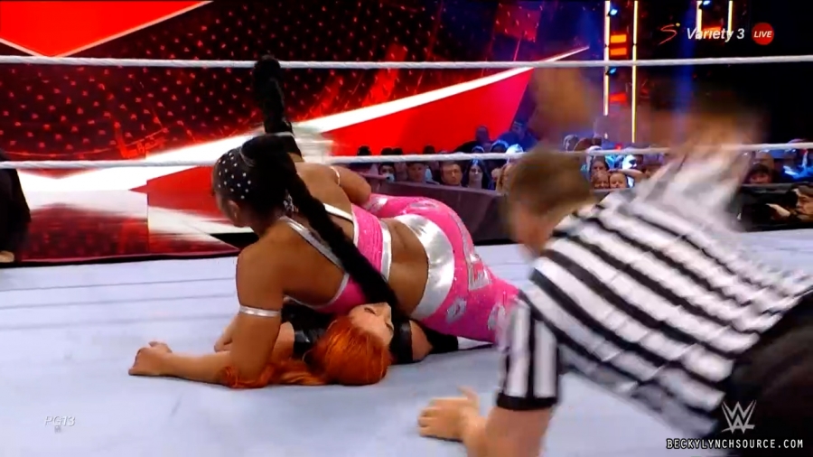 beckyraw20211101_00_14_39_15_Still1200.jpg