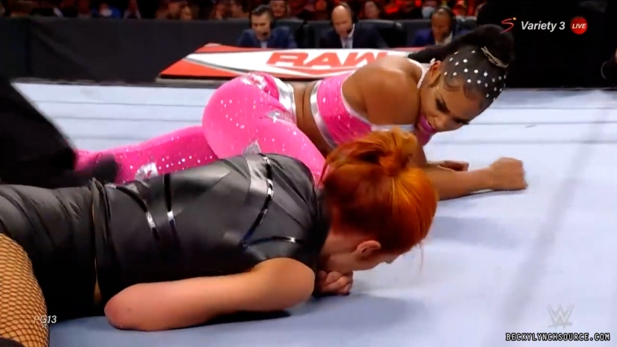 beckyraw20211101_00_14_44_15_Still1210.jpg