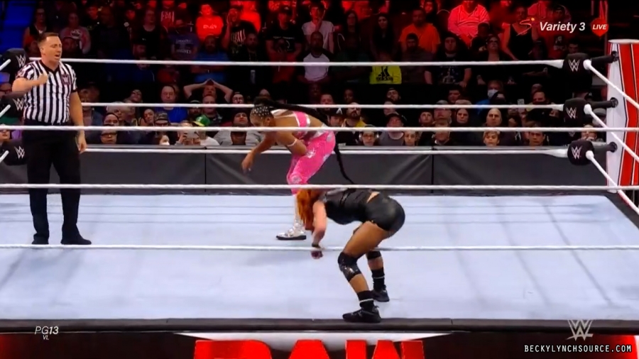 beckyraw20211101_00_15_06_15_Still1246.jpg