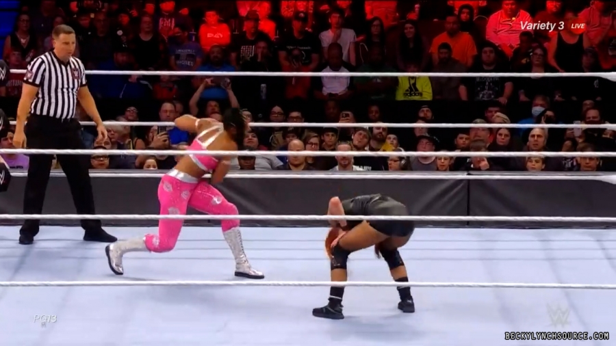 beckyraw20211101_00_15_11_15_Still1256.jpg