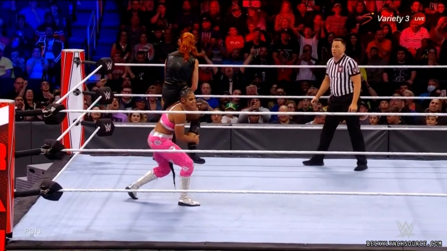 beckyraw20211101_00_15_48_15_Still1330.jpg