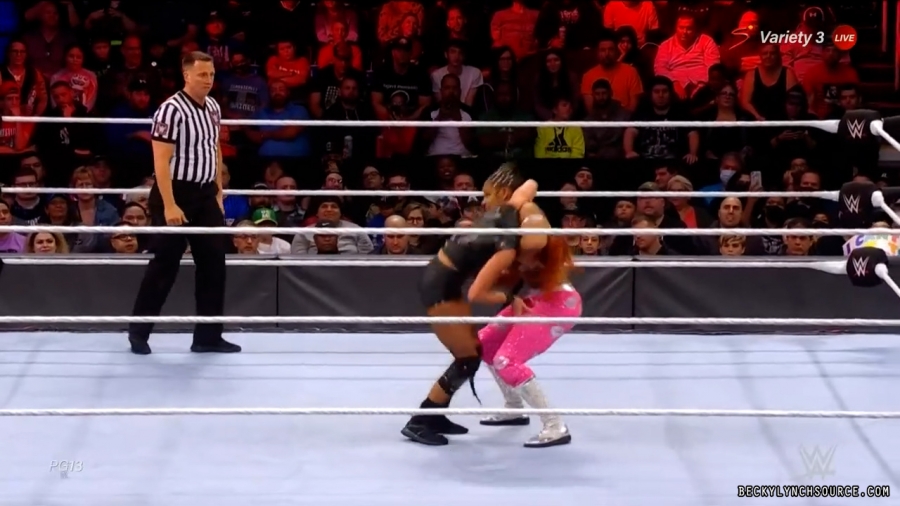 beckyraw20211101_00_16_05_15_Still1360.jpg