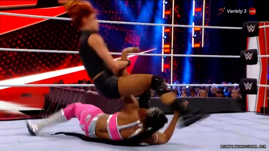 beckyraw20211101_00_16_10_15_Still1370.jpg