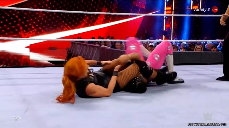beckyraw20211101_00_16_13_00_Still1375.jpg