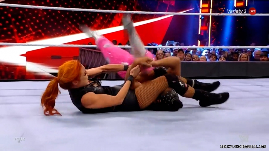 beckyraw20211101_00_16_15_15_Still1380.jpg
