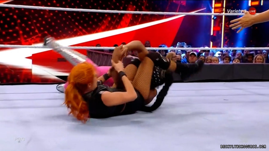 beckyraw20211101_00_16_17_15_Still1384.jpg
