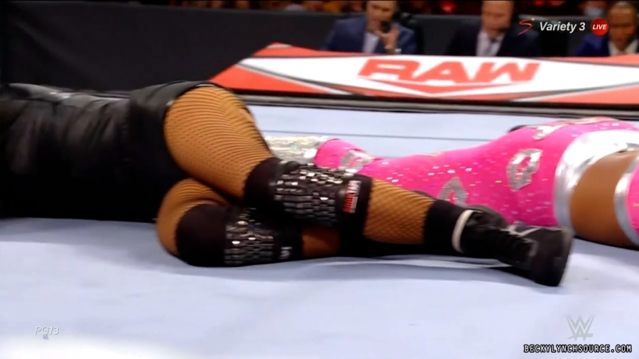 beckyraw20211101_00_16_57_15_Still1458.jpg