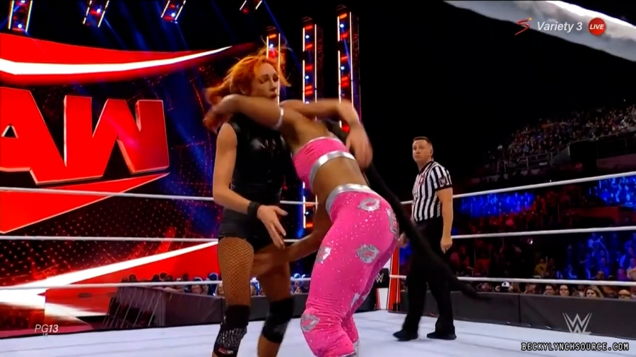 beckyraw20211101_00_17_28_00_Still1515.jpg