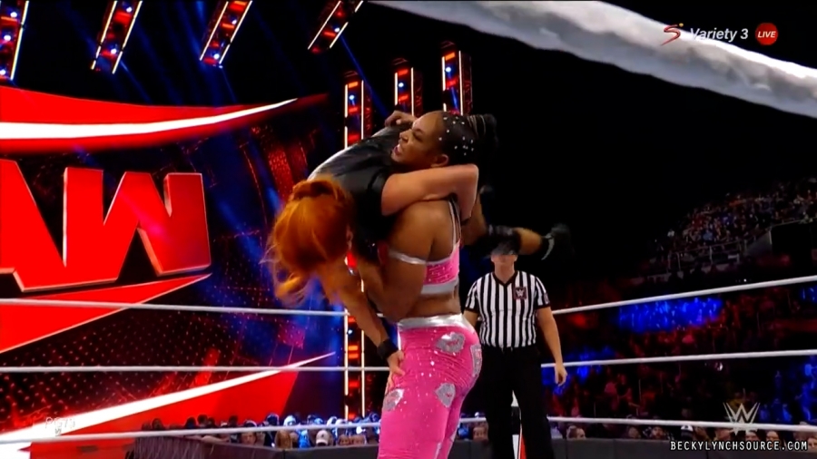 beckyraw20211101_00_17_29_00_Still1517.jpg