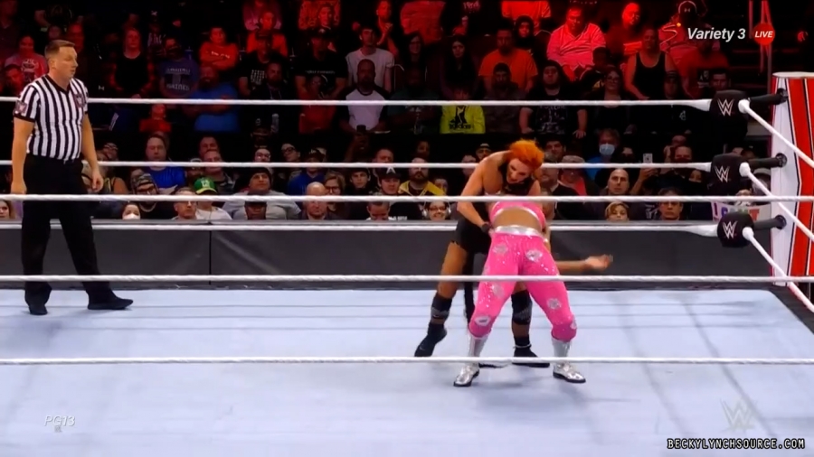 beckyraw20211101_00_17_31_00_Still1521.jpg