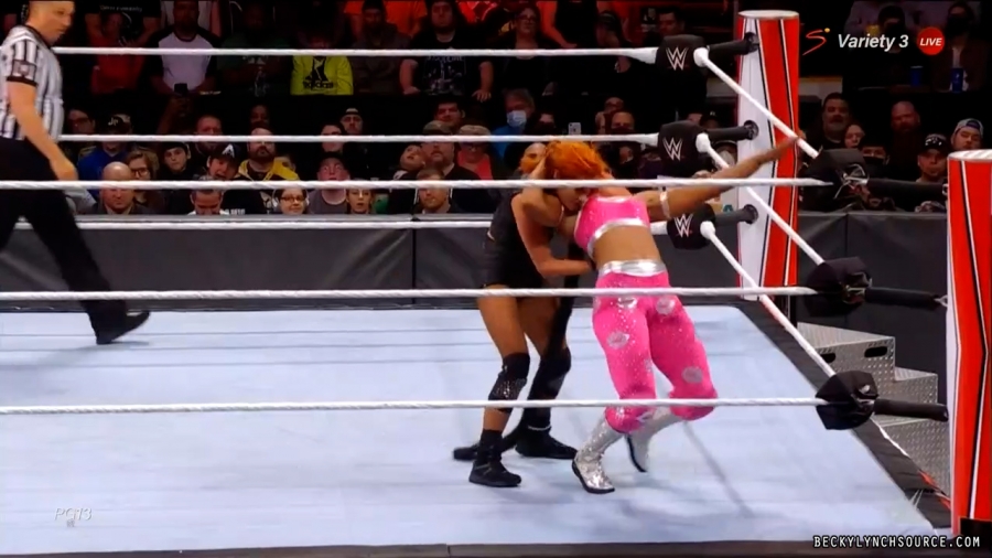 beckyraw20211101_00_17_33_00_Still1525.jpg