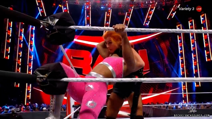 beckyraw20211101_00_17_34_15_Still1528.jpg