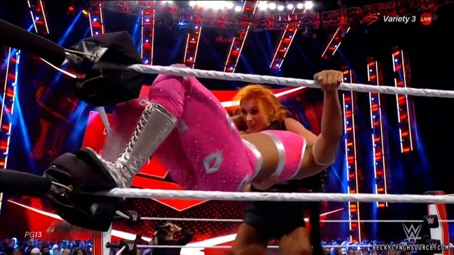 beckyraw20211101_00_17_35_15_Still1530.jpg