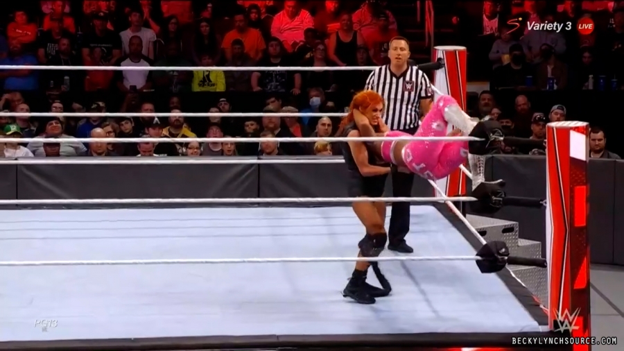 beckyraw20211101_00_17_36_00_Still1531.jpg