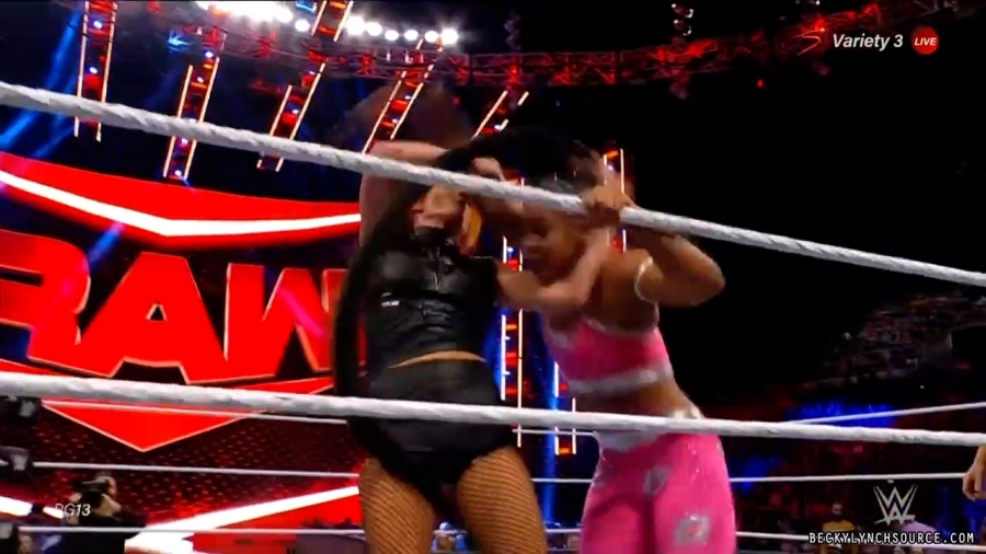 beckyraw20211101_00_17_37_15_Still1534.jpg
