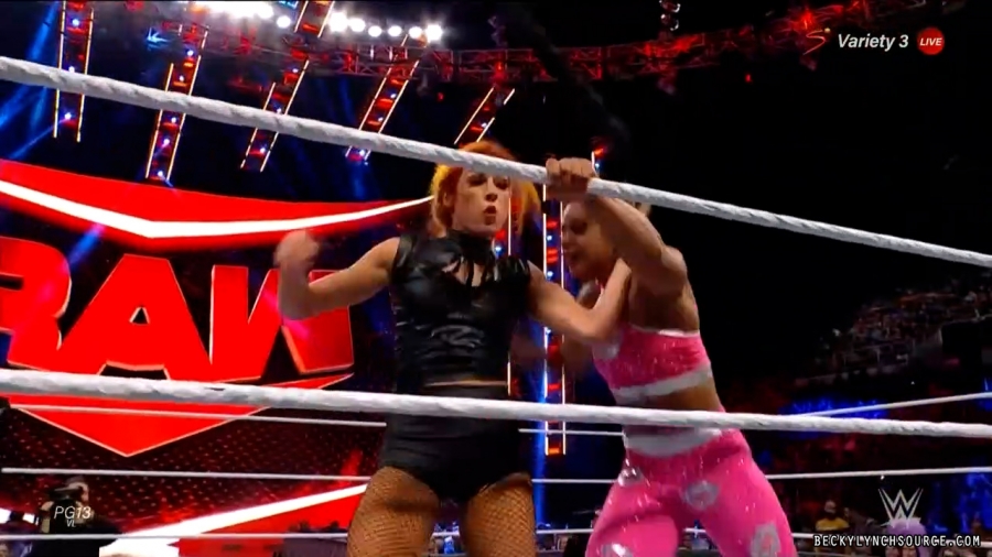 beckyraw20211101_00_17_37_25_Still1535.jpg
