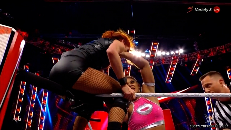 beckyraw20211101_00_17_51_15_Still1562.jpg