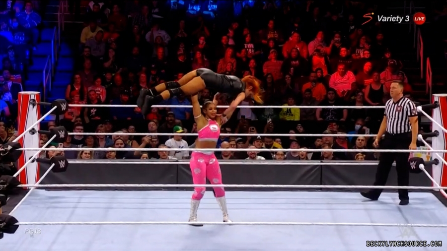 beckyraw20211101_00_18_01_15_Still1582.jpg