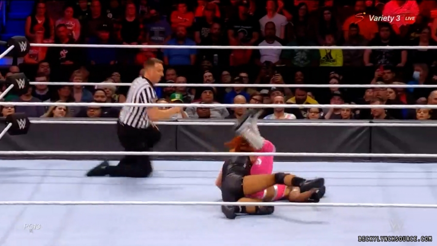 beckyraw20211101_00_18_15_15_Still1600.jpg