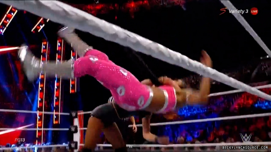 beckyraw20211101_00_18_21_15_Still1612.jpg